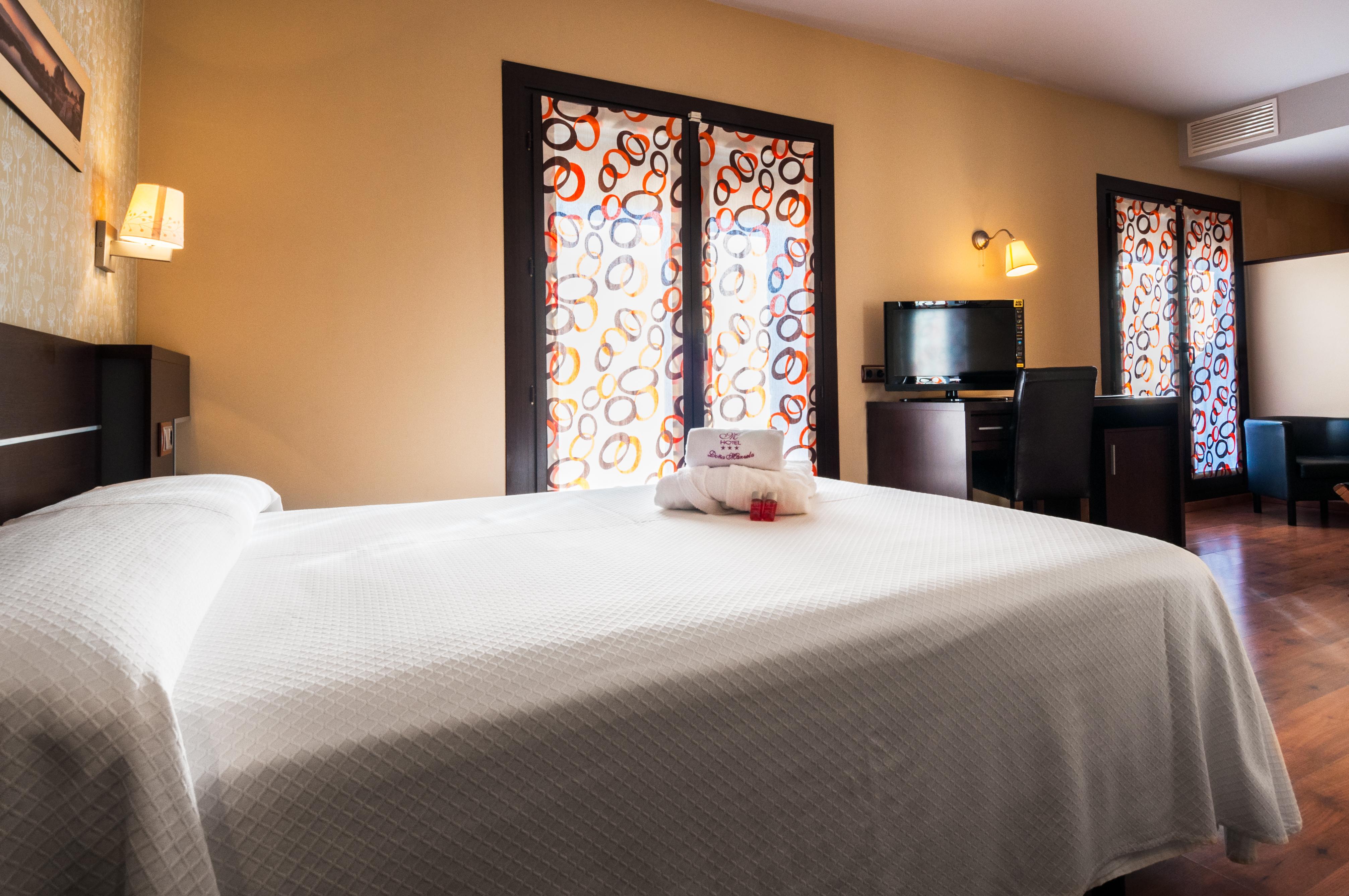 Hotel Dona Manuela Daimiel Kültér fotó