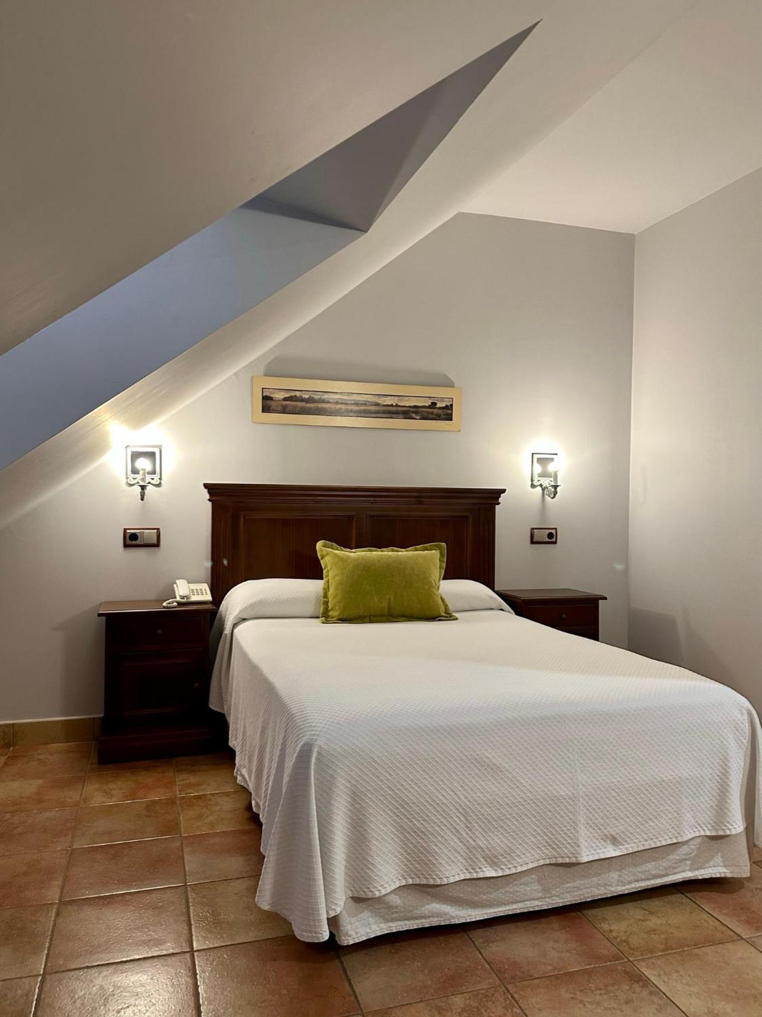 Hotel Dona Manuela Daimiel Kültér fotó